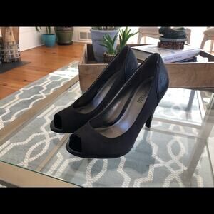 Kenneth Cole Black Peep Toe Heels, Size 7
